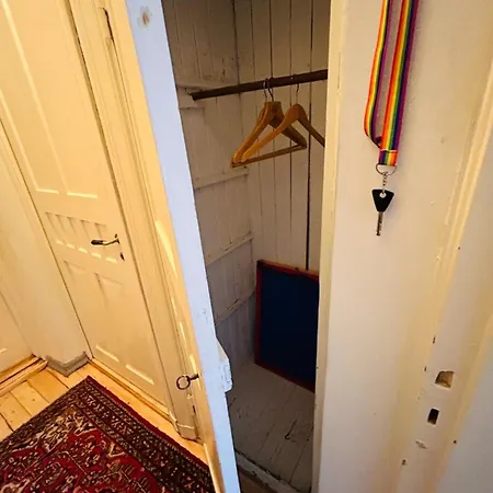 ホームステイ Art Gallery With Own Entrance At The Centre Of