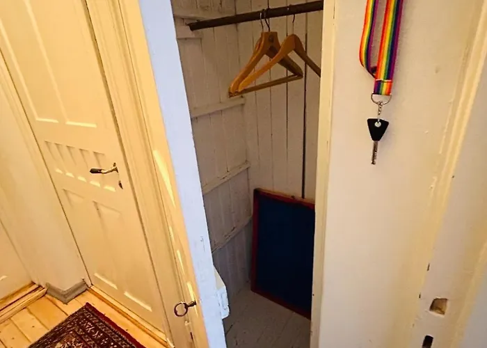 ホームステイ Art Gallery With Own Entrance At The Centre Of